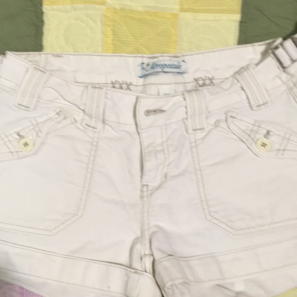 Aeropostale off white shorts